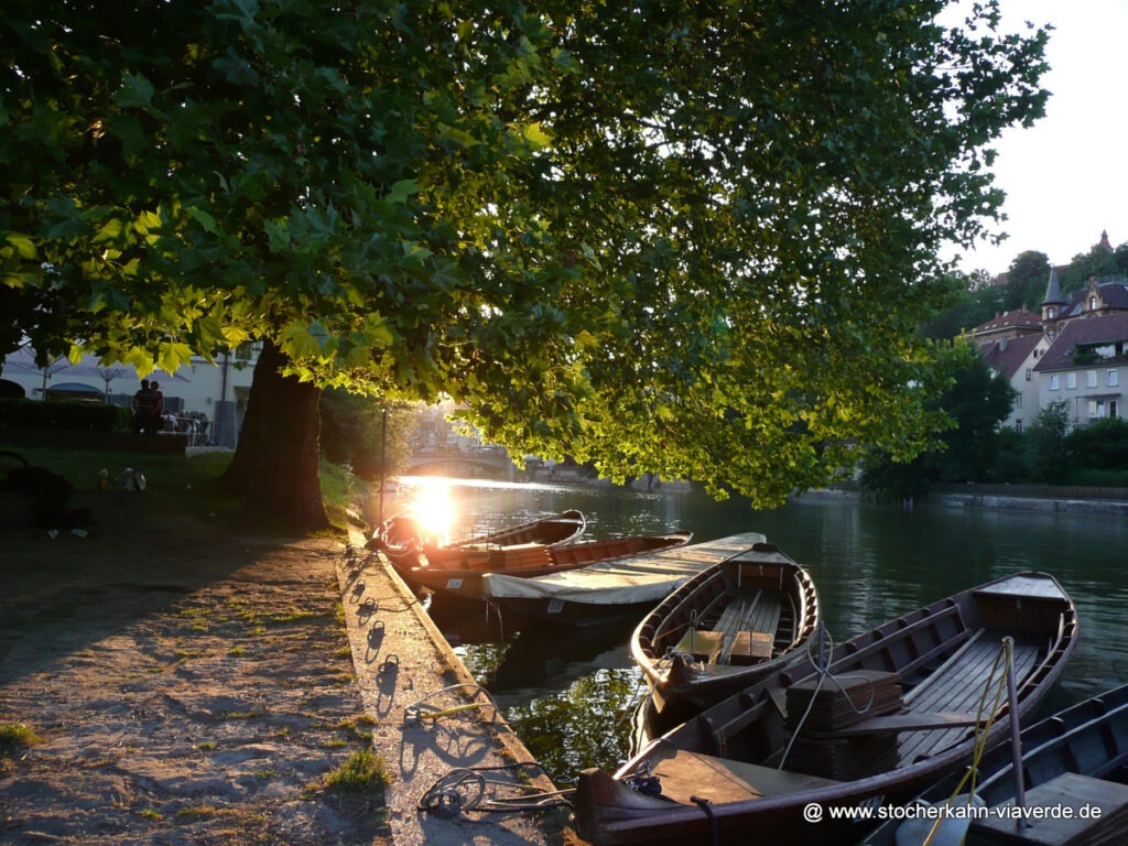 Stocherkahn Anlegestelle Casino am Neckar / Bootshaus